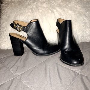 Not worn enough to keep them, good condition!